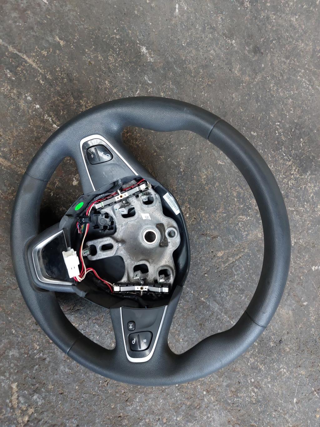 Volant RENAULT CLIO 4 PHASE 2 Diesel - 1