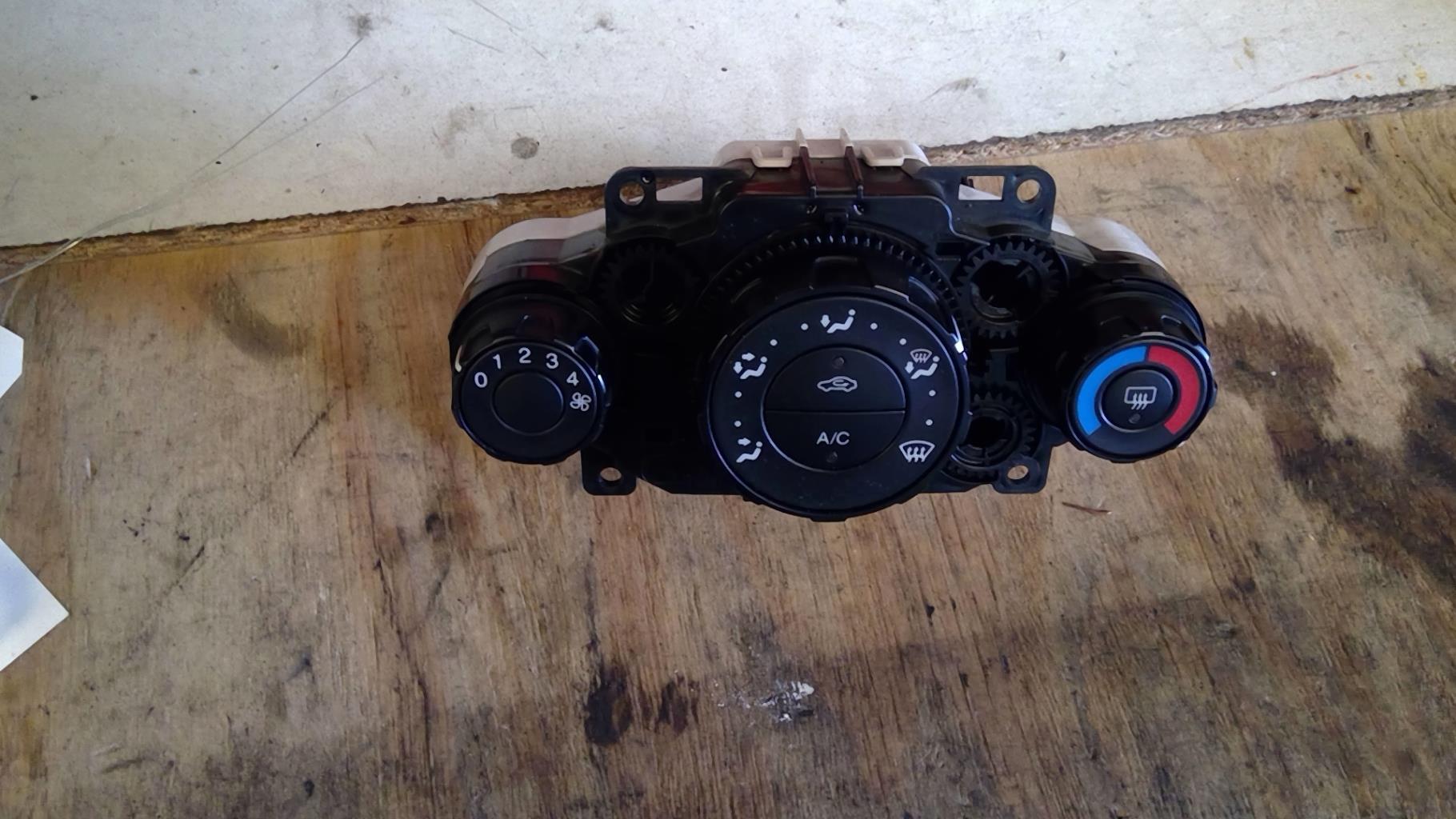 Commande chauffage FORD FIESTA 6 PHASE 1 Diesel - 1