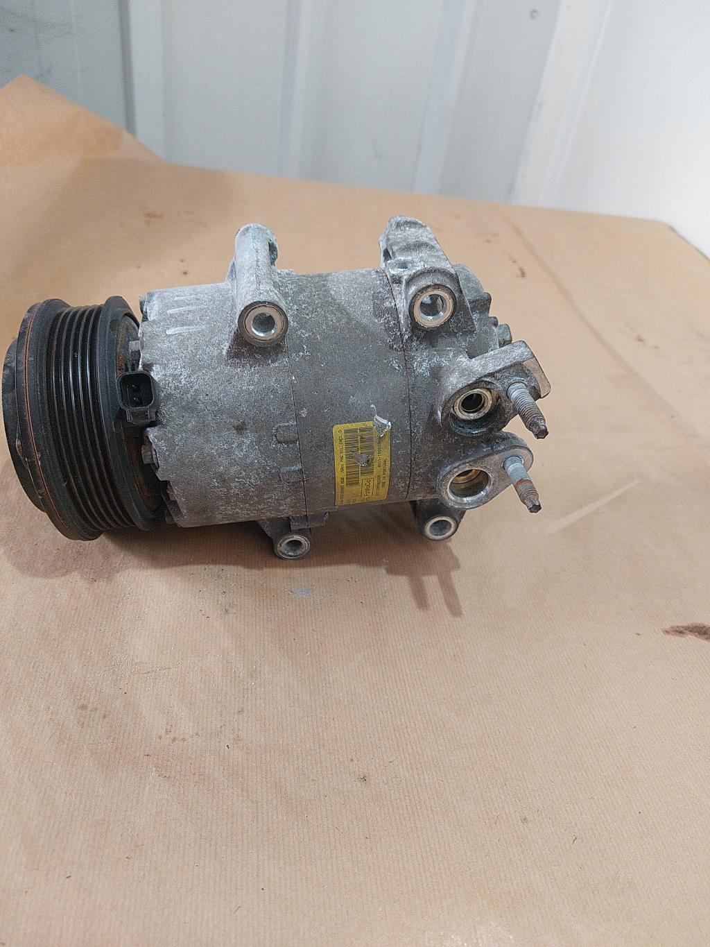 Compresseur clim FORD FIESTA 6 PHASE 2 Diesel - 1