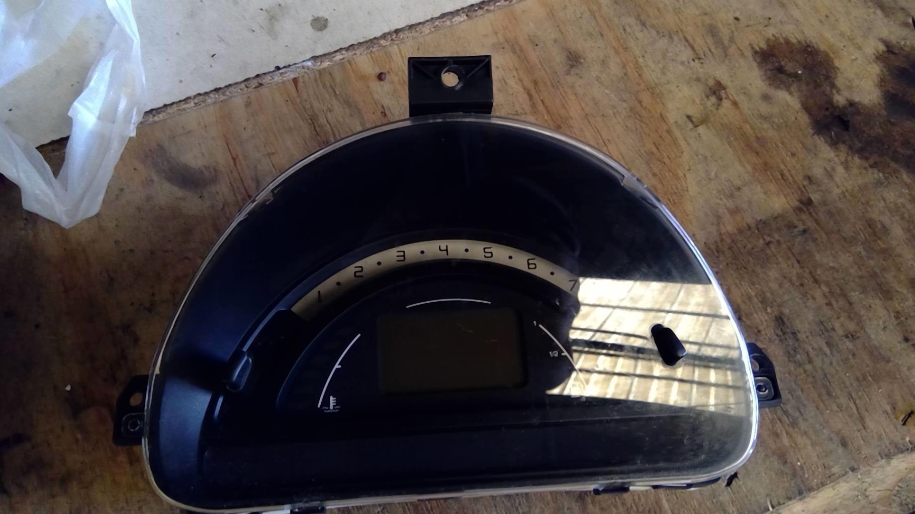 Compteur CITROEN C2 PHASE 1 Essence - 1