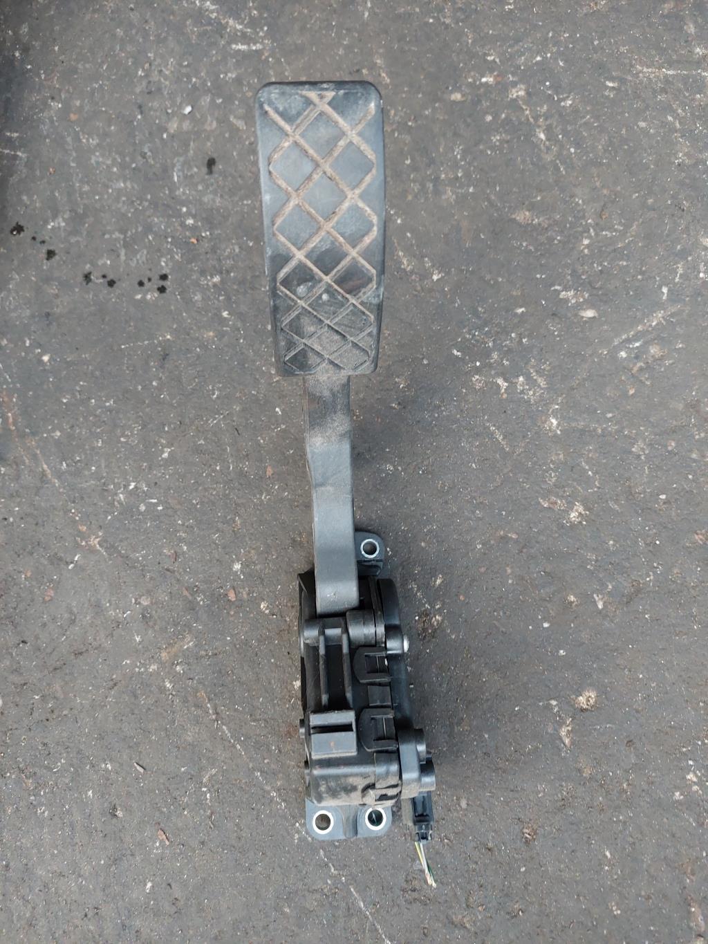Pedale d'accelerateur VOLKSWAGEN FOX Essence - 1