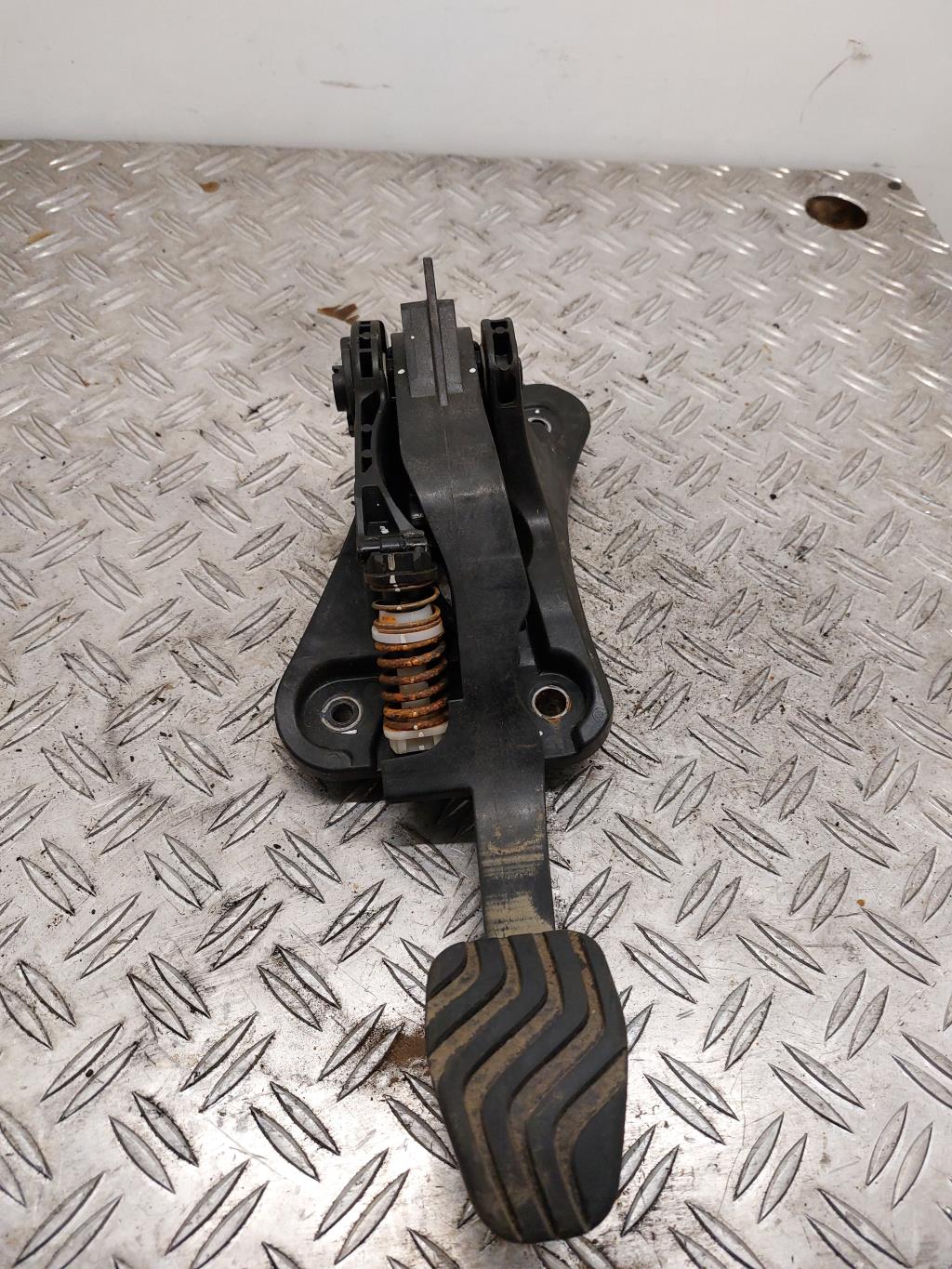 Pedale d'embrayage RENAULT CLIO 5 PHASE 1 Diesel - 1