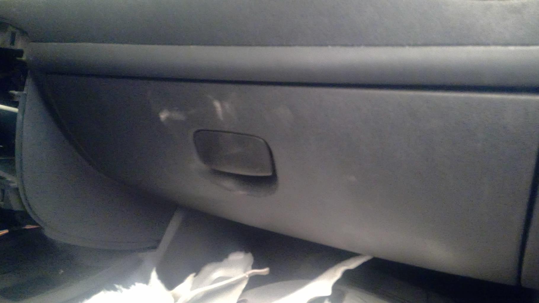 Boite a gants RENAULT CLIO 3 PHASE 2 Essence - 1