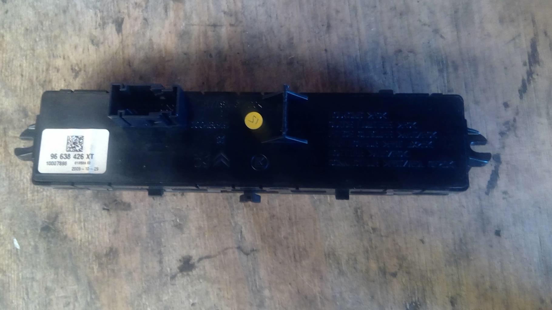 Bouton/Interrupteur PEUGEOT 5008 1 PHASE 1 Diesel - 1
