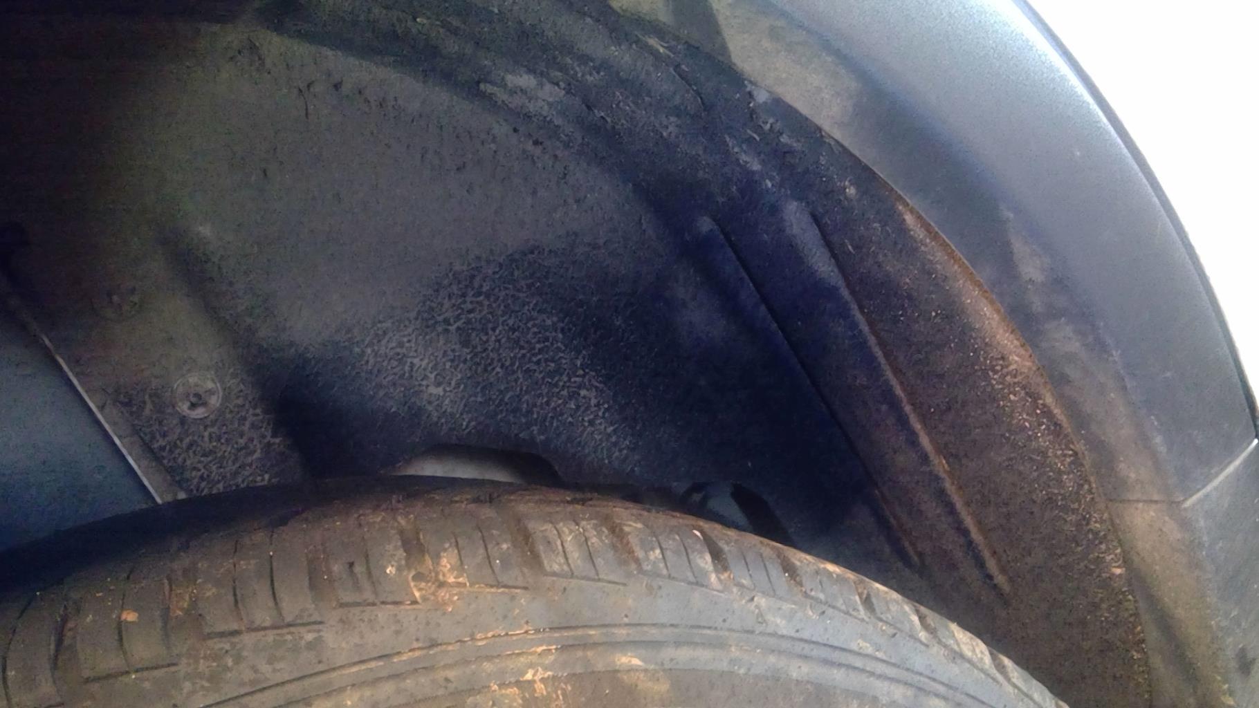 Pare boue arriere droit FORD KUGA 1  - 1