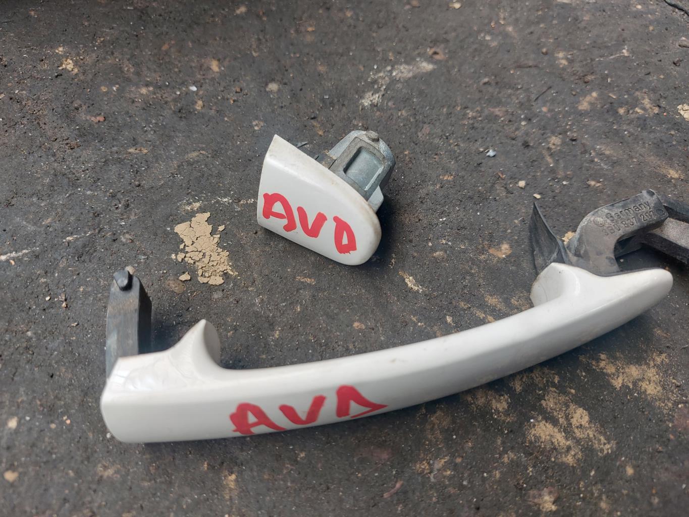 Poignee porte avant droit SEAT LEON 2 PHASE 2 Diesel - 1