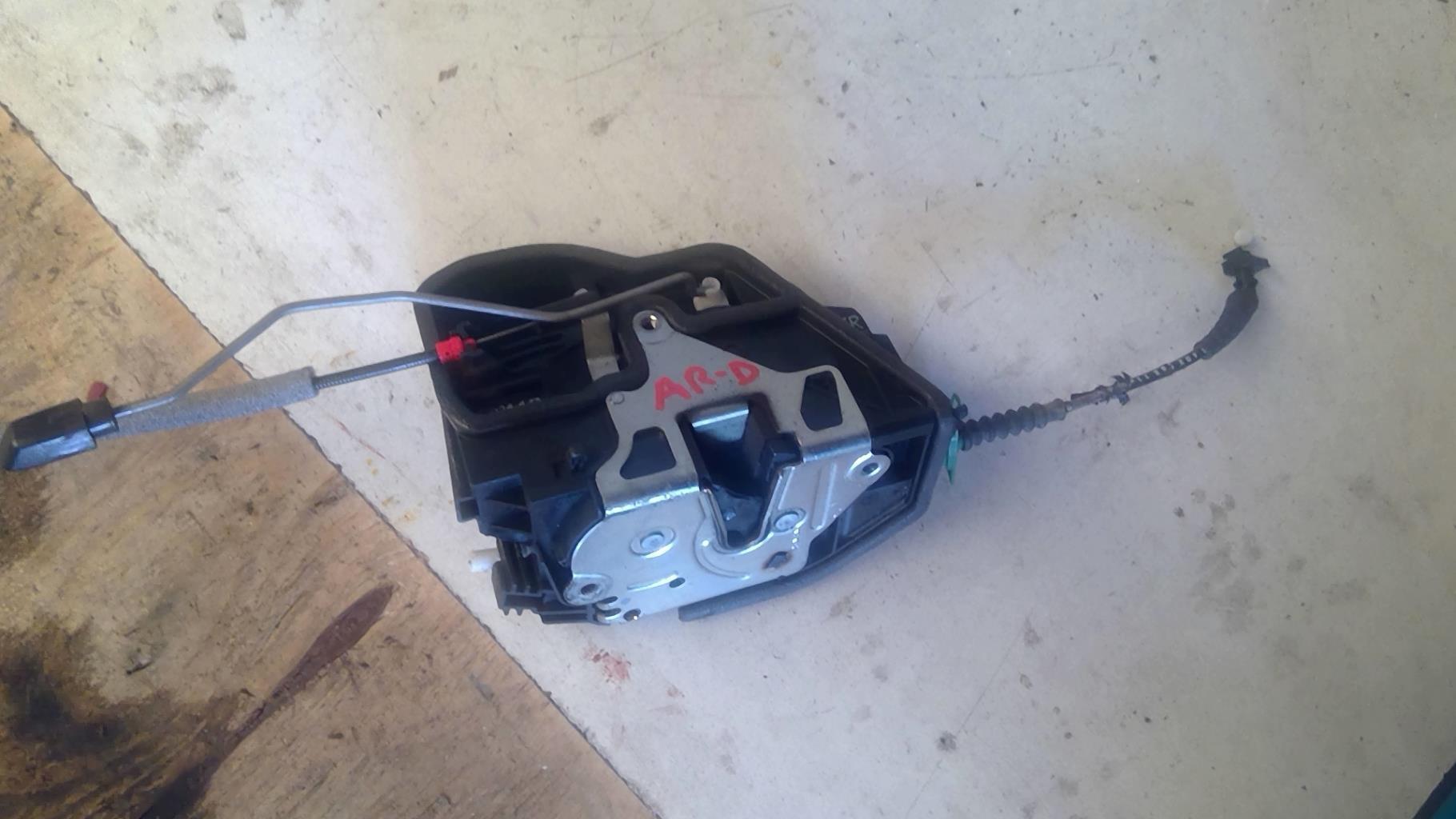 Serrure arriere droit BMW X3 E83 PHASE 2 Diesel - 1