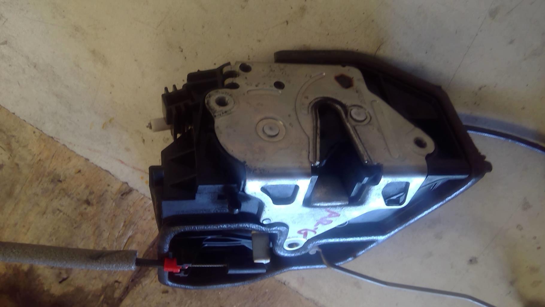 Serrure arriere gauche BMW X3 E83 PHASE 2 Diesel - 1