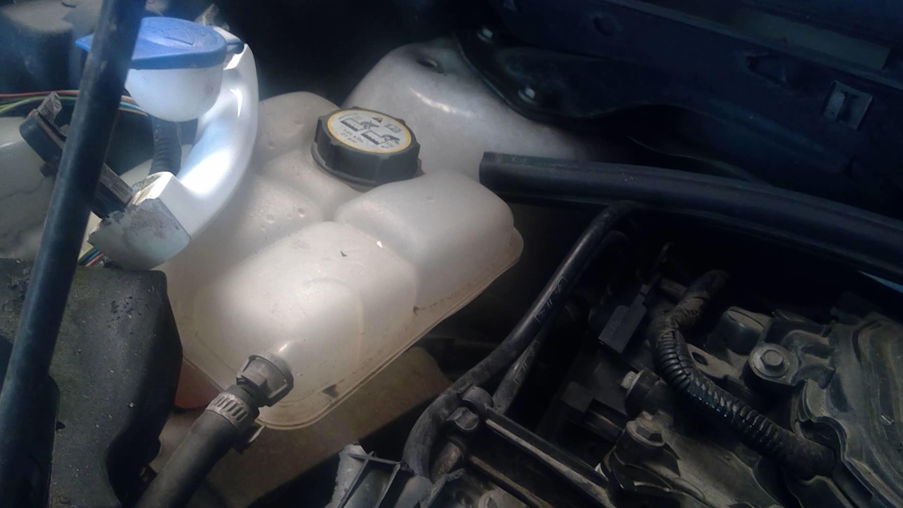 Vase d'expansion FORD KUGA 1  - 1