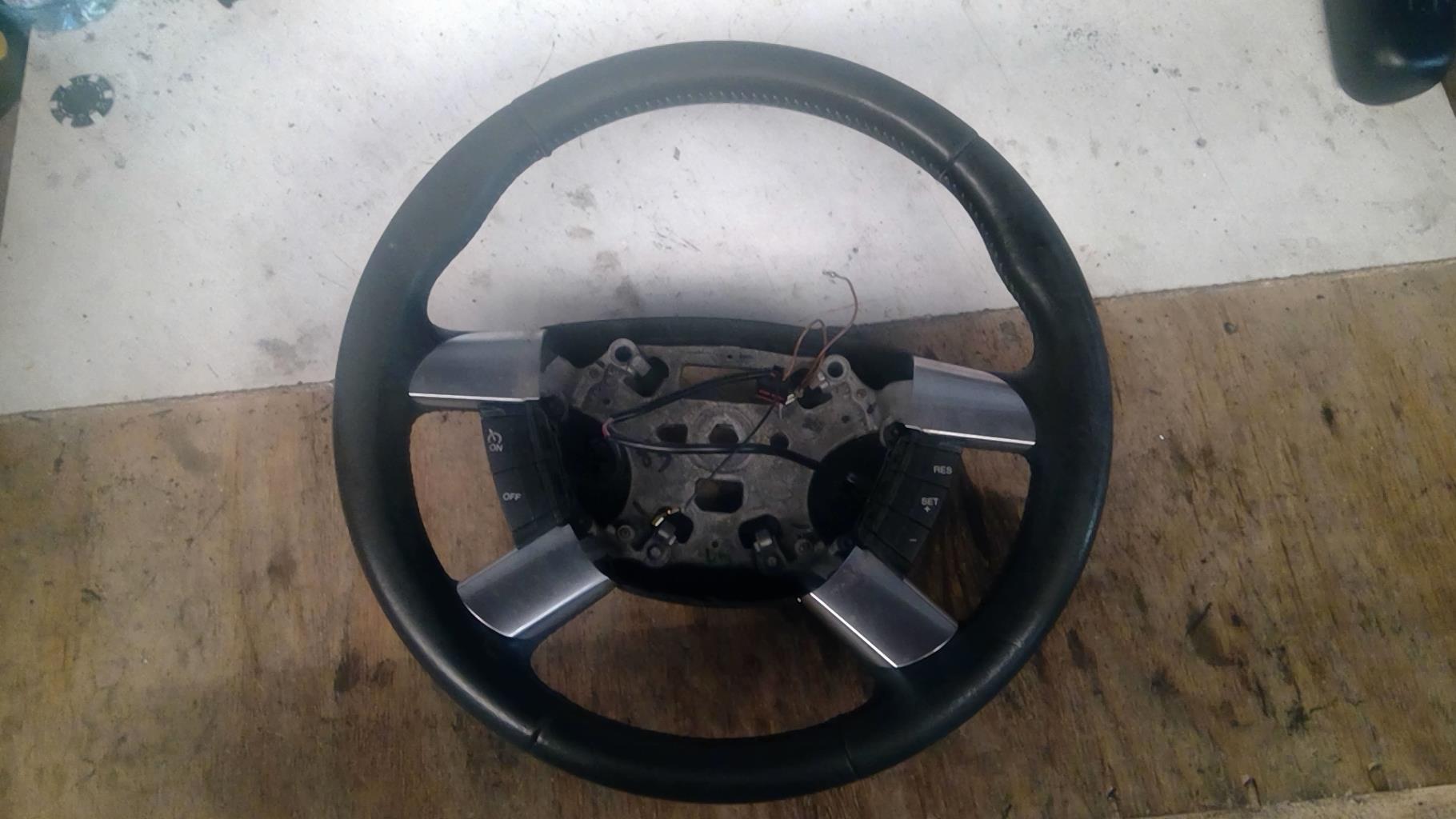 Volant FORD KUGA 1  - 1