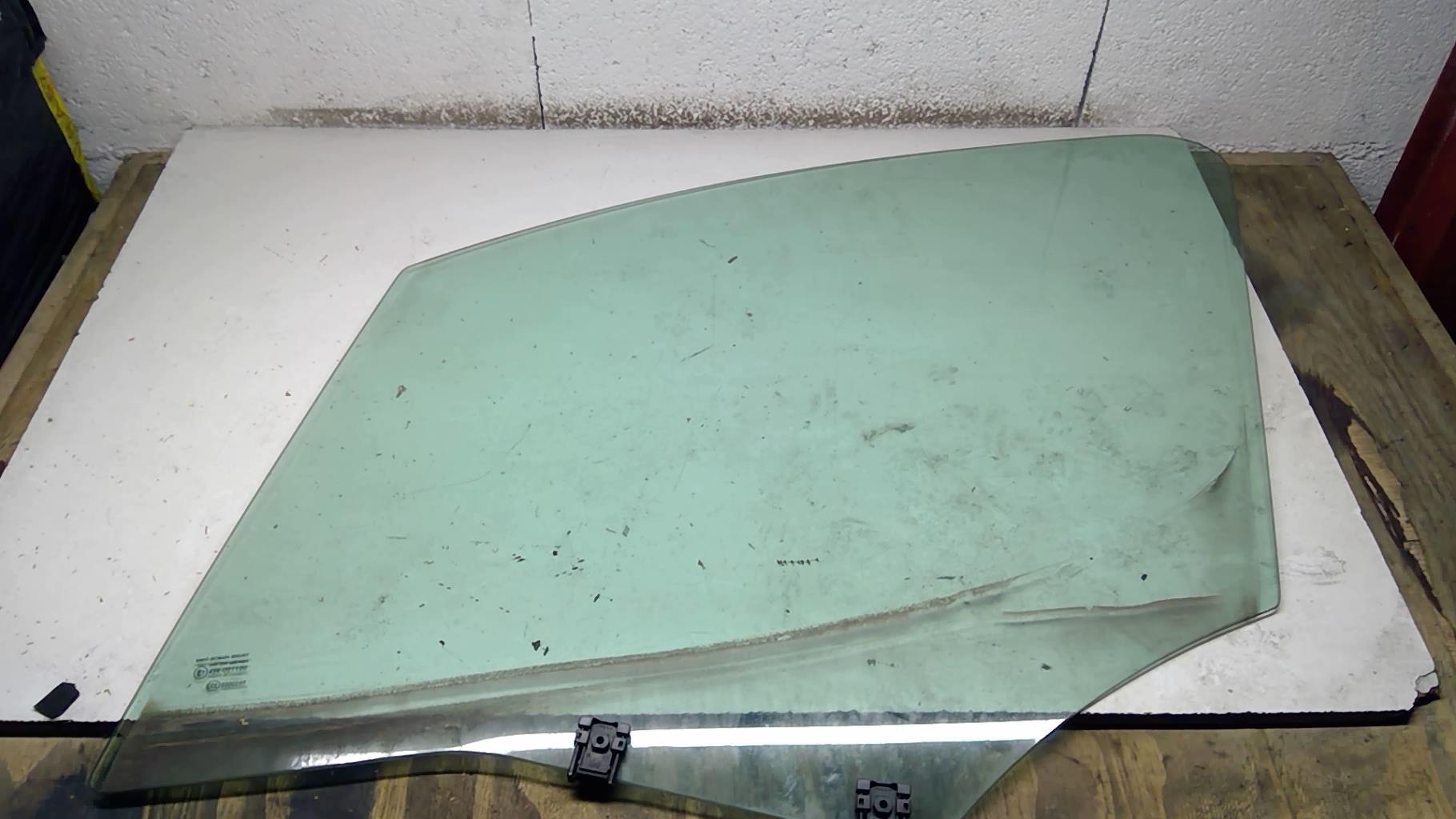 Vitre avant gauche CITROEN BERLINGO 2  - 1