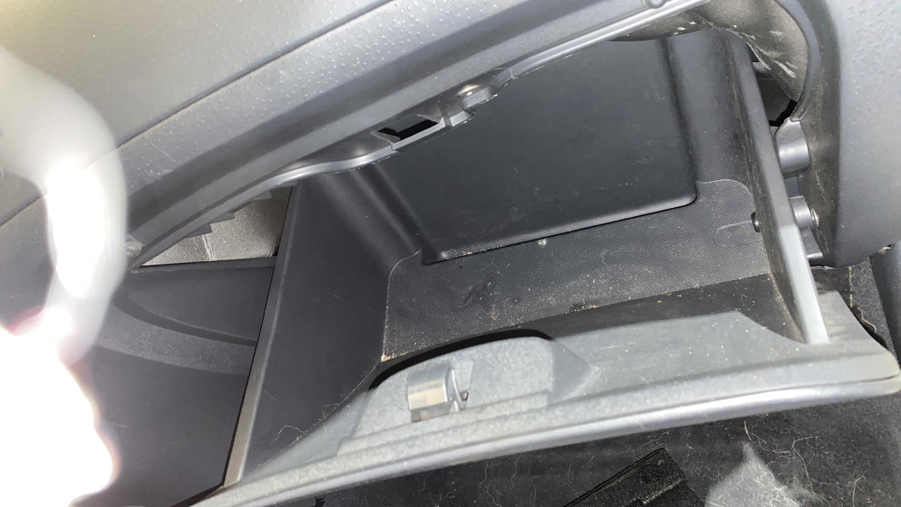 Boite a gants CITROEN C3 PLURIEL PHASE 2 CABRIOLET Diesel - 1