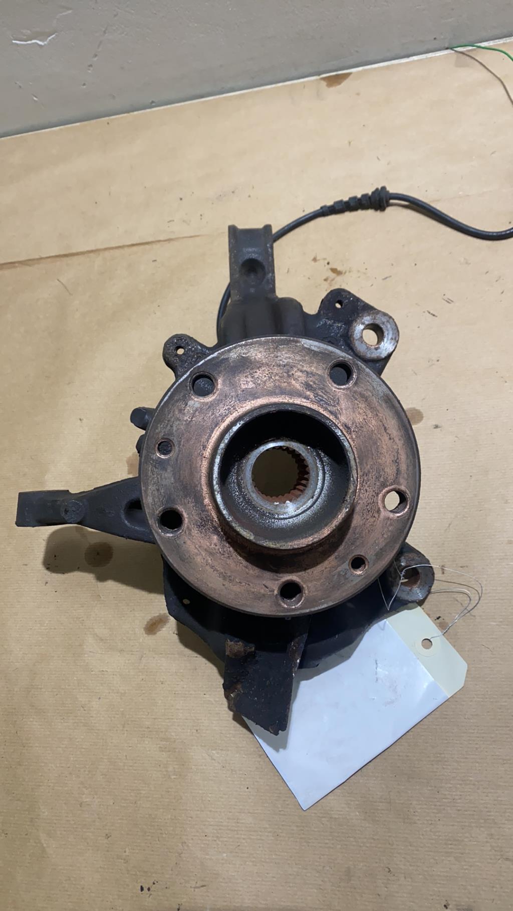 Moyeu avant droit RENAULT MEGANE 3 PHASE 1 Diesel - 1