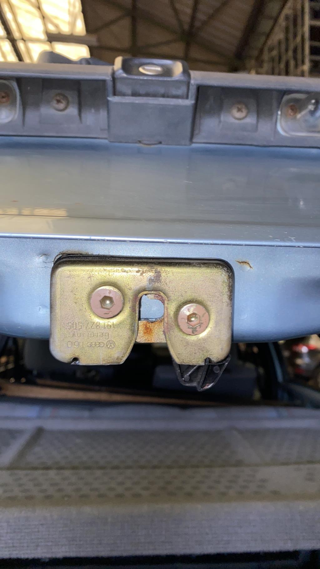 Serrure de coffre VOLKSWAGEN GOLF 2  - 1