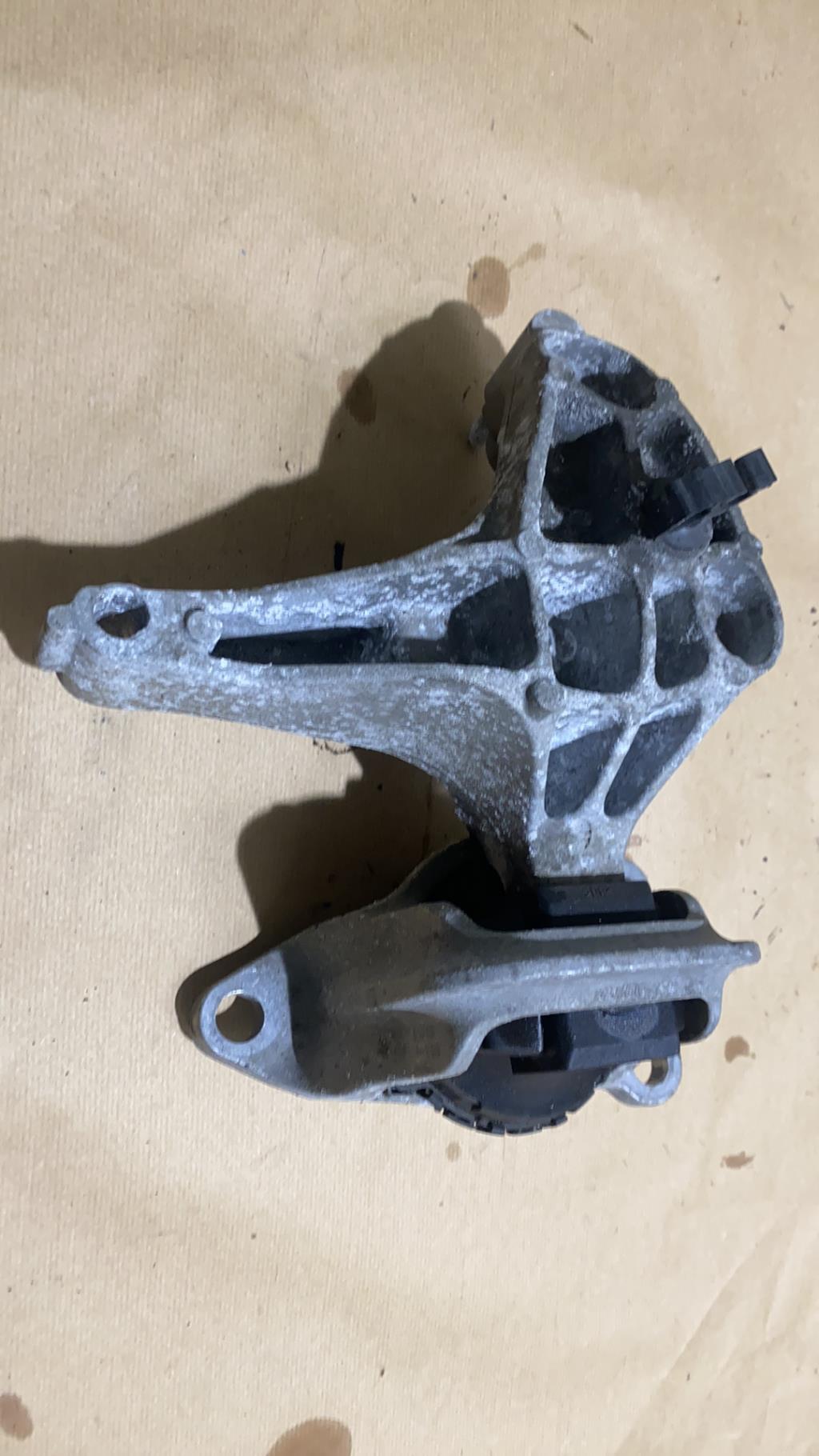 Support moteur gauche RENAULT MEGANE 3 PHASE 1 Diesel - 1