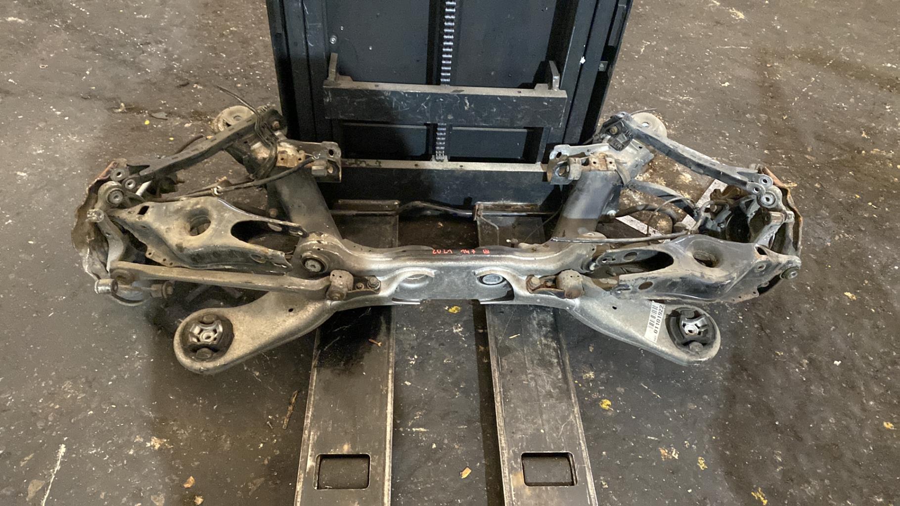 Train arriere complet MERCEDES CLASSE E 211  - 1