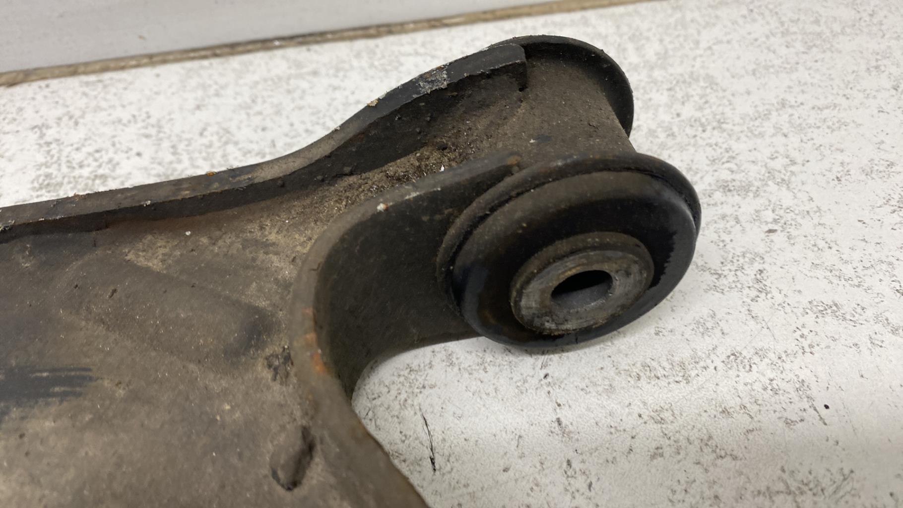 Triangle avant gauche AUDI A3 2 SPORTBACK PHASE 1 Diesel - 1