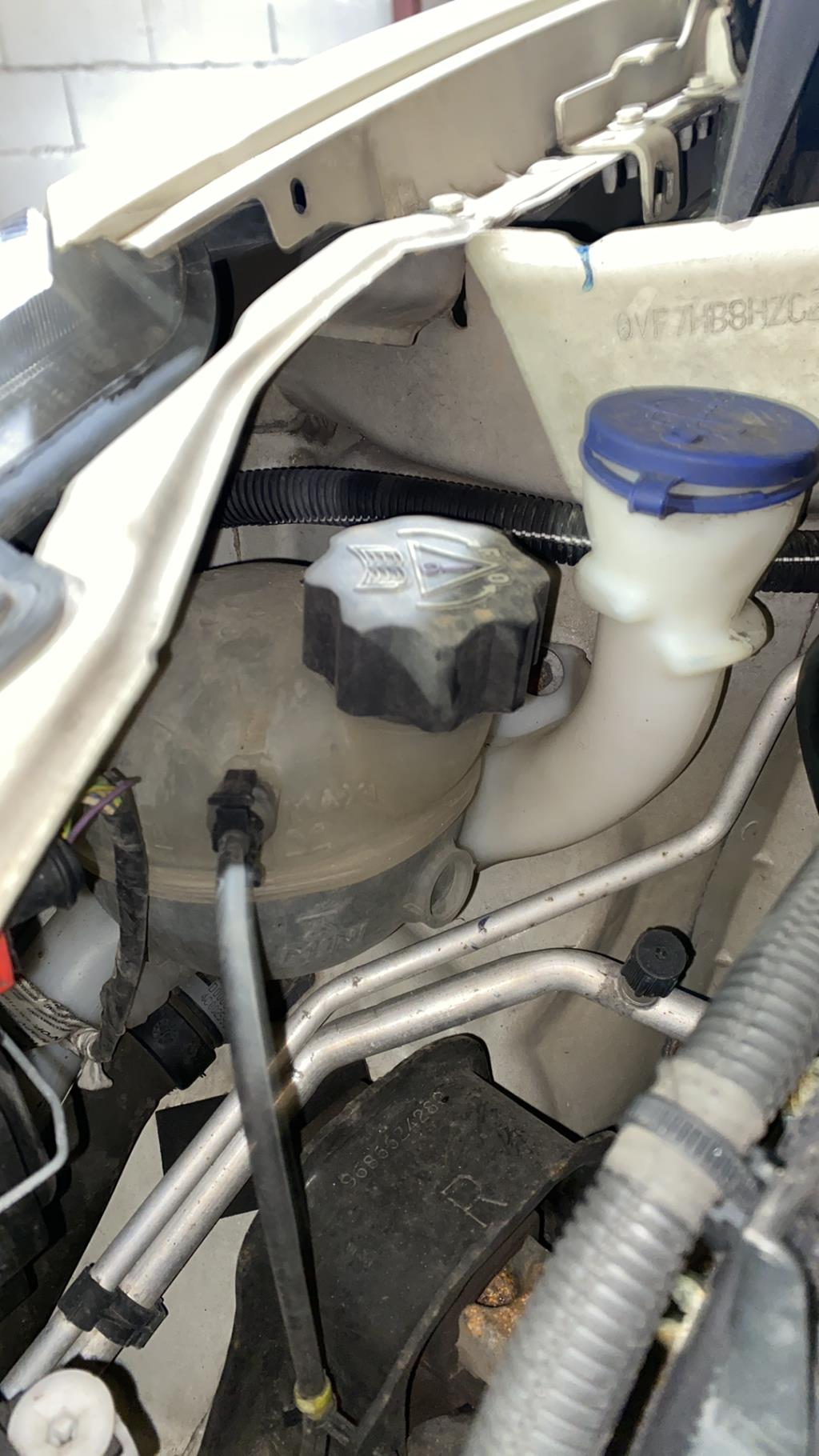 Vase d'expansion CITROEN C3 PLURIEL PHASE 2 CABRIOLET Diesel - 1