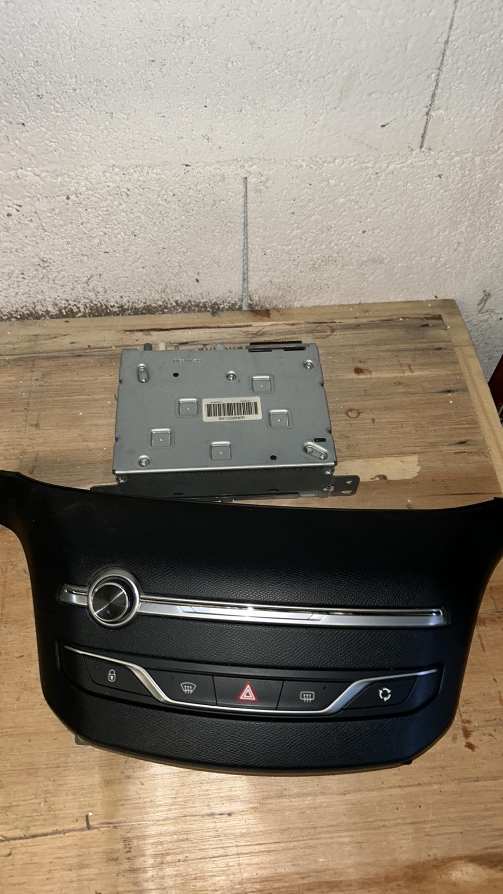 Autoradio PEUGEOT 308 2 PHASE 1 Diesel - 1