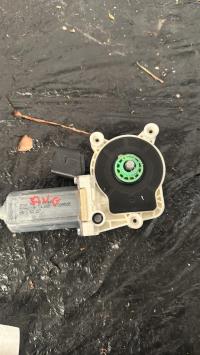 Moteur leve vitre avant gauche