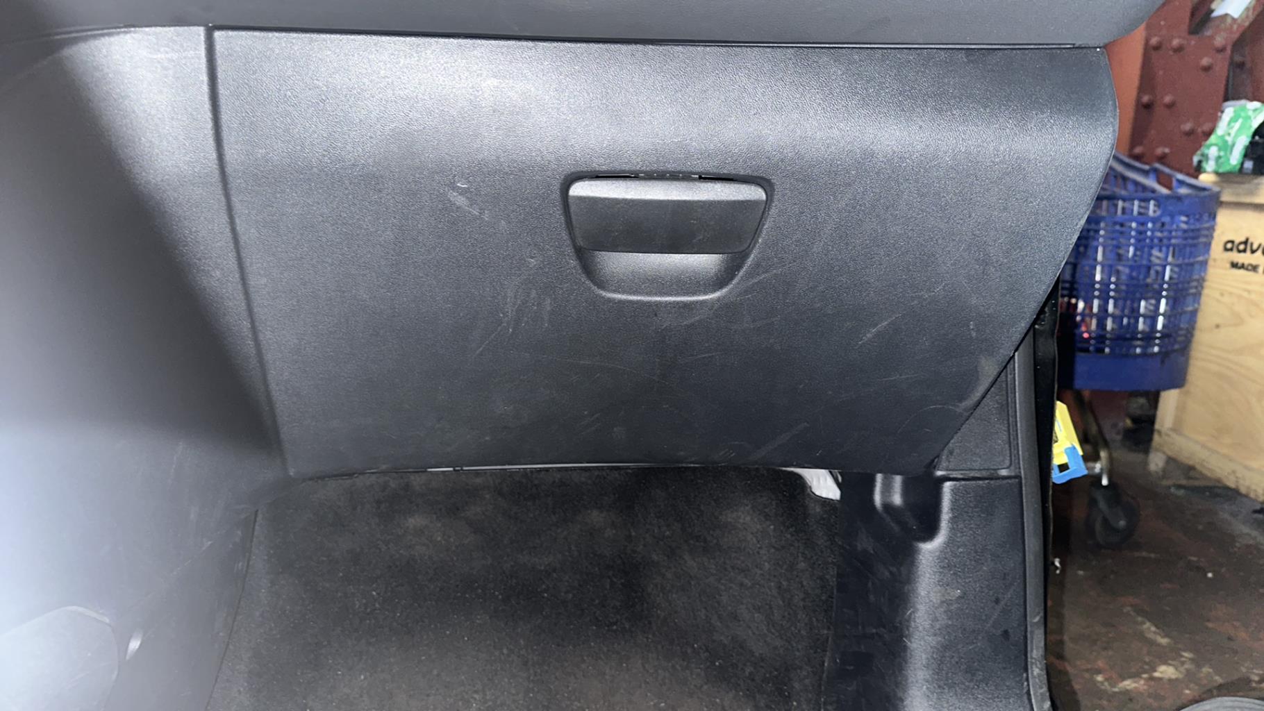 Boite a gants PEUGEOT 208 1 PHASE 1 Diesel - 1