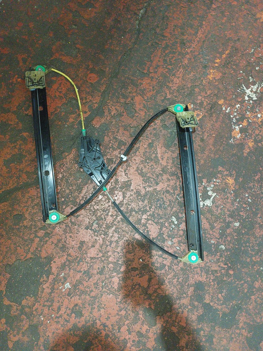 Mecanisme de leve vitre electrique avant droit AUDI A4 3 PHASE 1 Diesel - 1