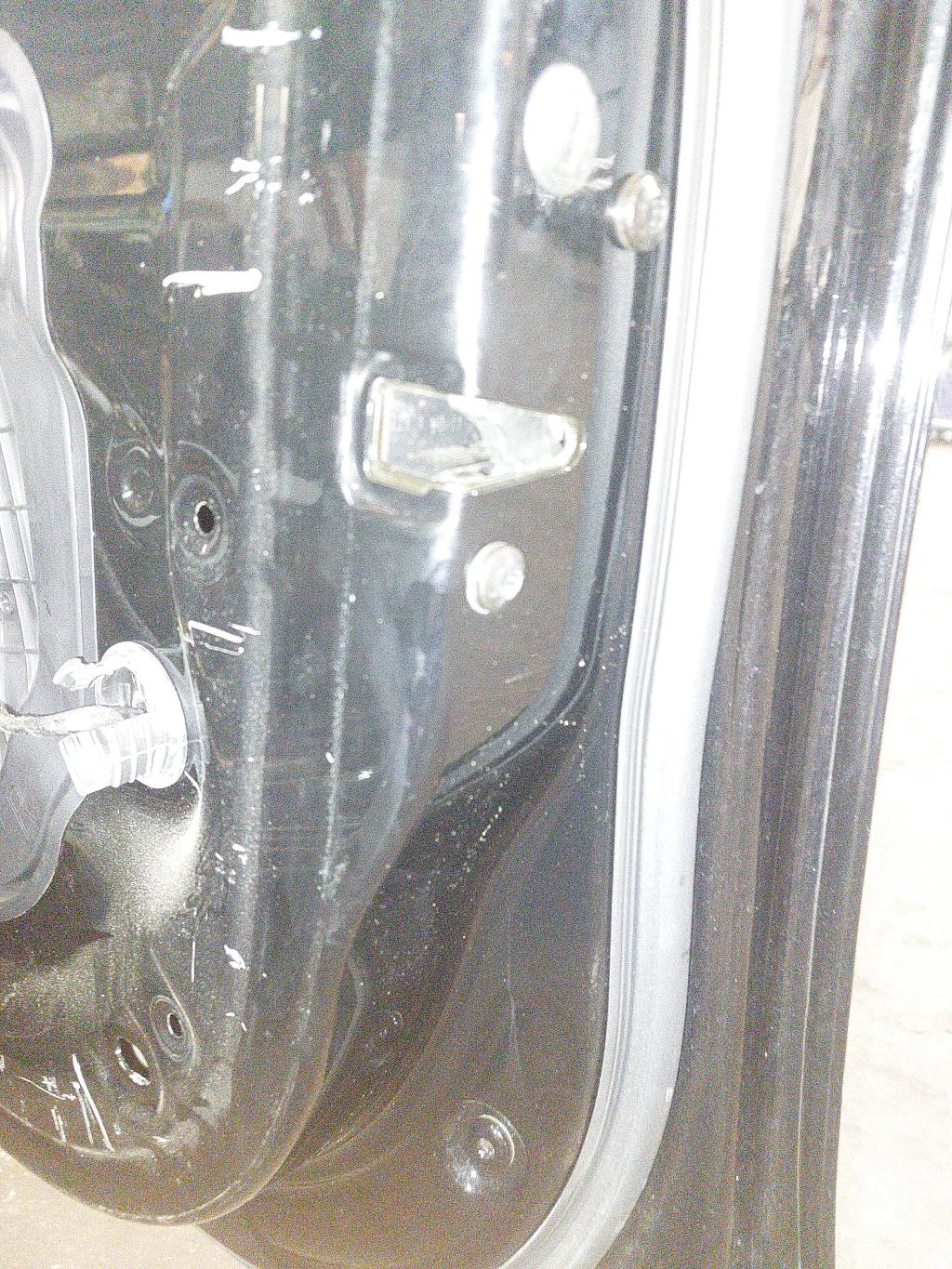 Serrure avant droit AUDI A4 3 PHASE 1 Diesel - 1