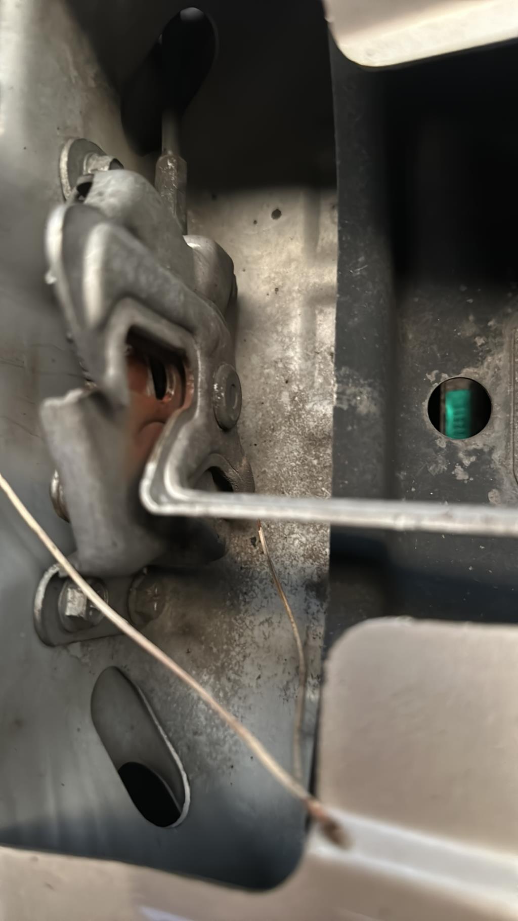 Serrure de capot SUZUKI GRAND VITARA 2 PHASE 1 Diesel - 1