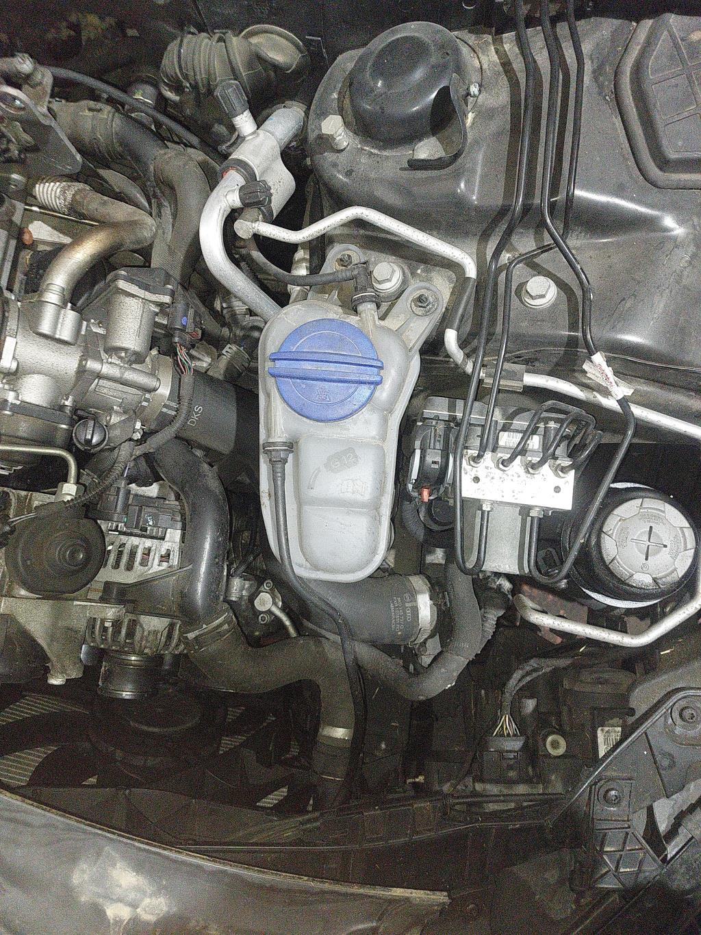 Vase d'expansion AUDI A4 3 PHASE 1 Diesel - 1