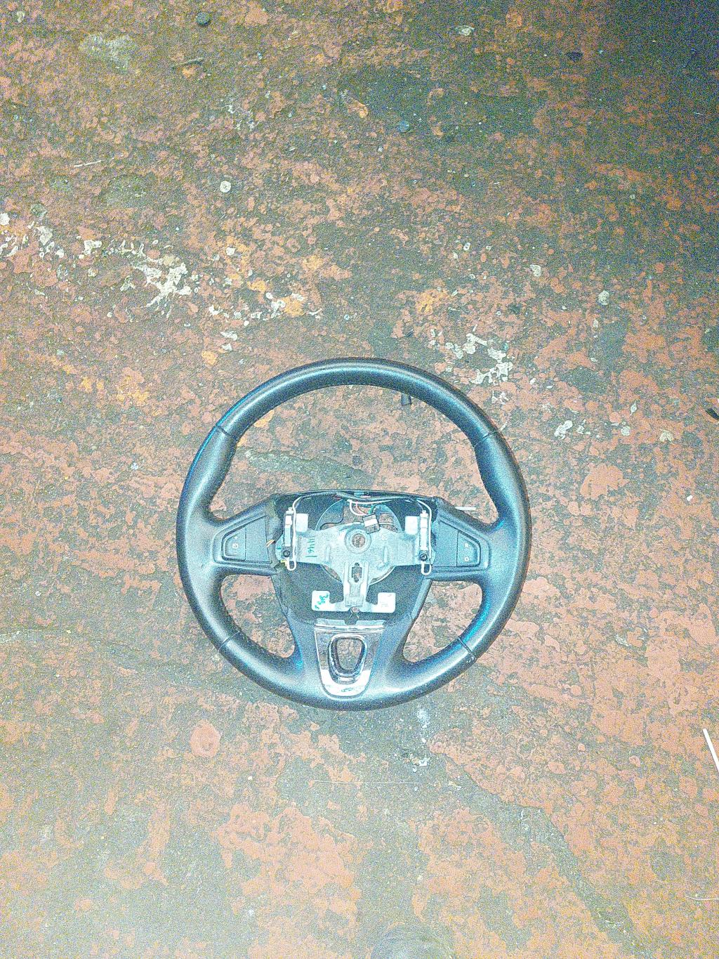 Volant RENAULT MEGANE 3 PHASE 3 Essence - 1