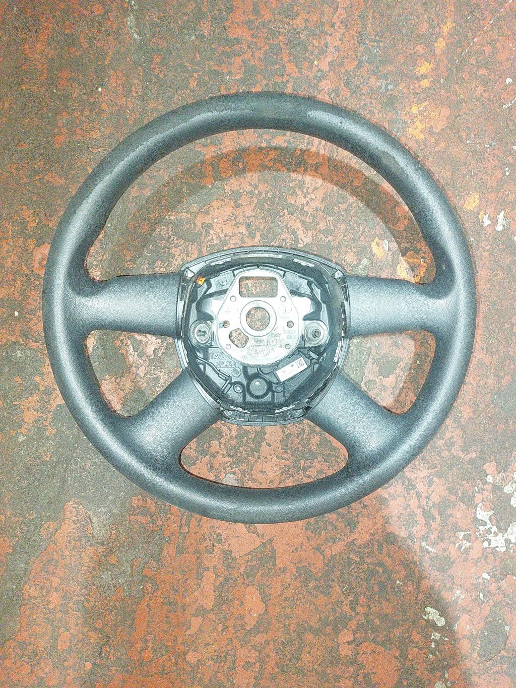 Volant AUDI A4 3 PHASE 1 Diesel - 1