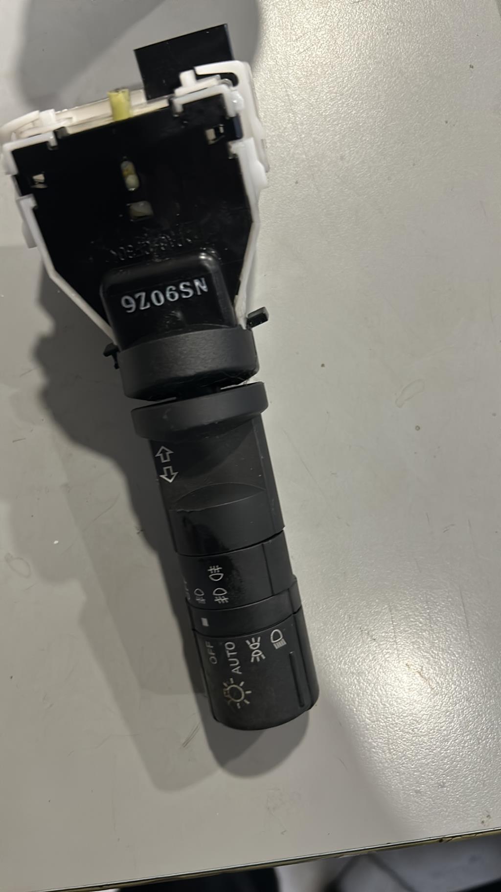Commande de phare NISSAN QASHQAI 1 Diesel - 1