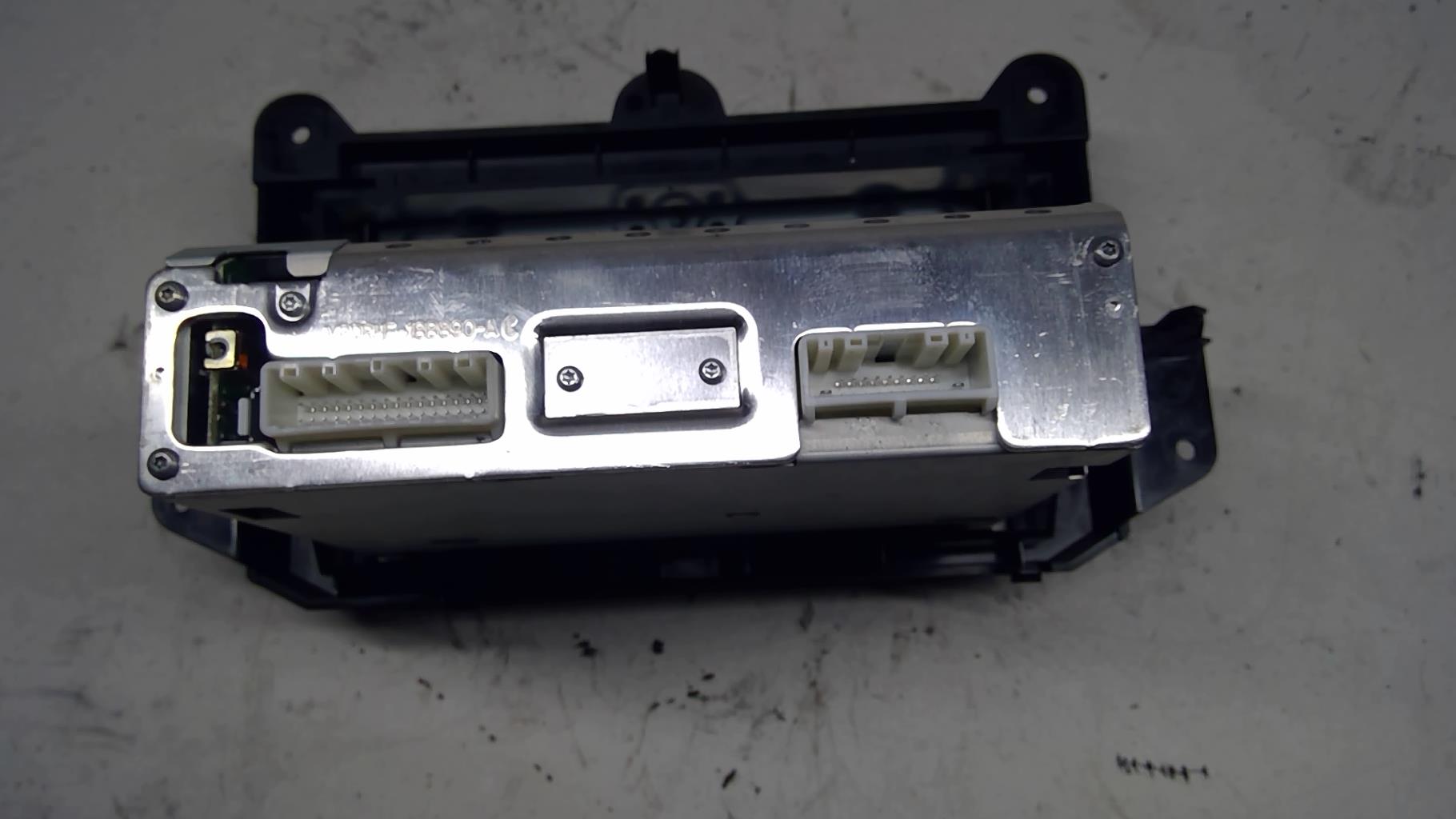 Autoradio RENAULT TWINGO 3 PHASE 1 Essence - 1