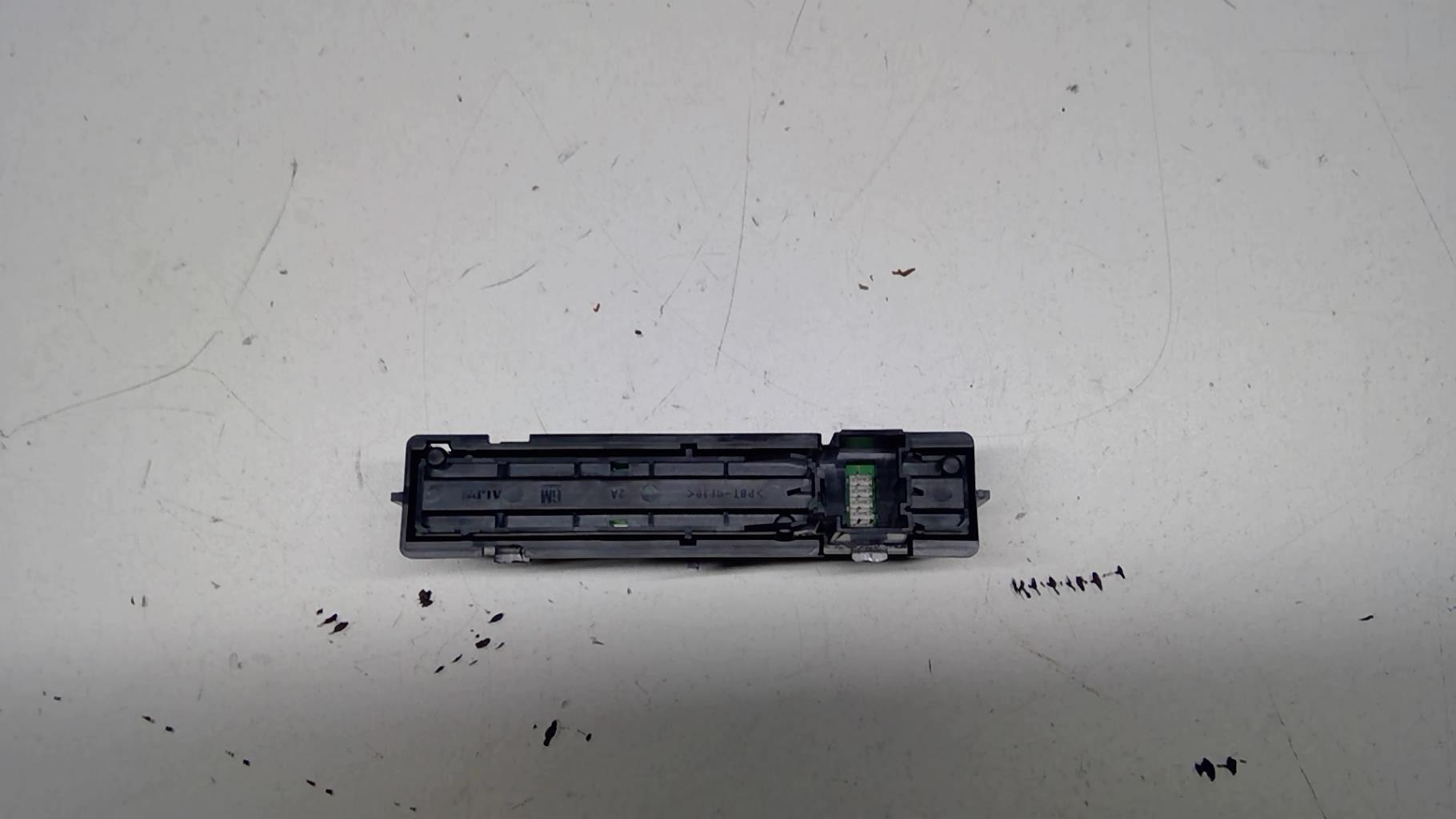 Bouton de warning OPEL ASTRA J PHASE 1  - 1