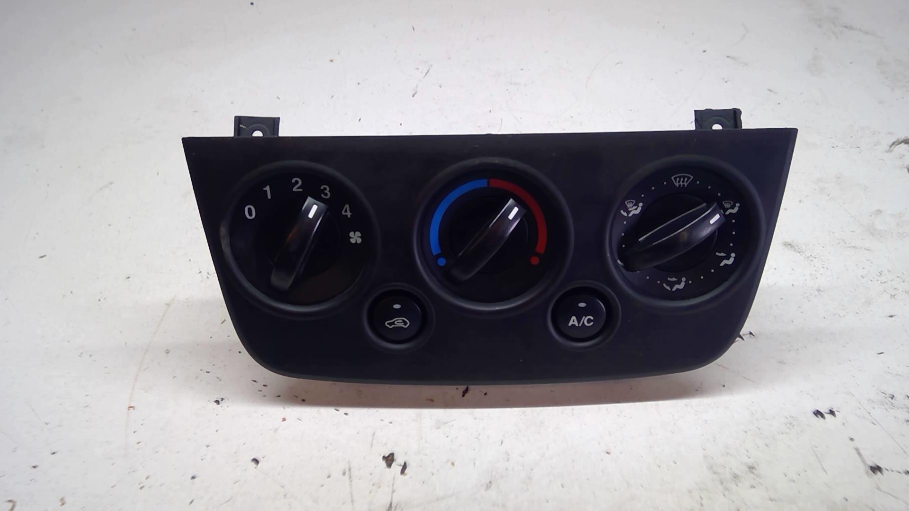 Commande chauffage FORD FIESTA 5 PHASE 2 Diesel - 1