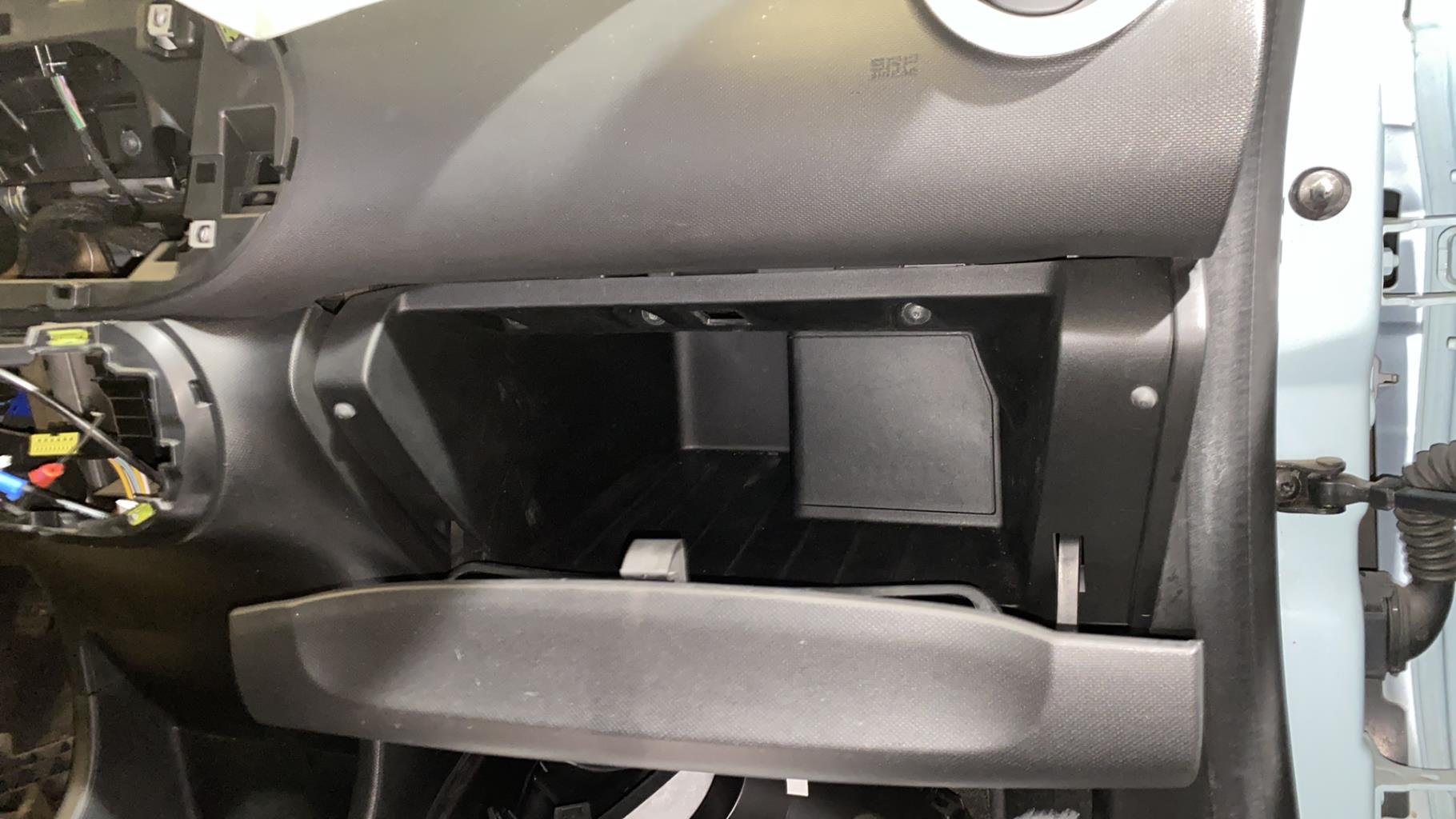 Boite a gants RENAULT TWINGO 3 PHASE 1 Essence - 1