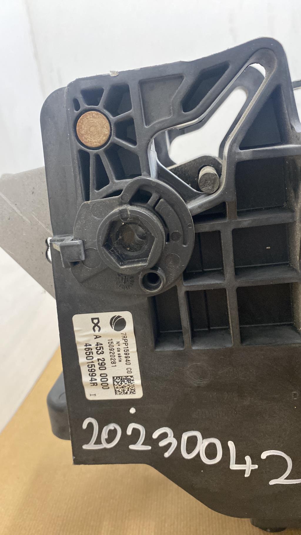 Pedale de frein RENAULT TWINGO 3 PHASE 1 Essence - 1
