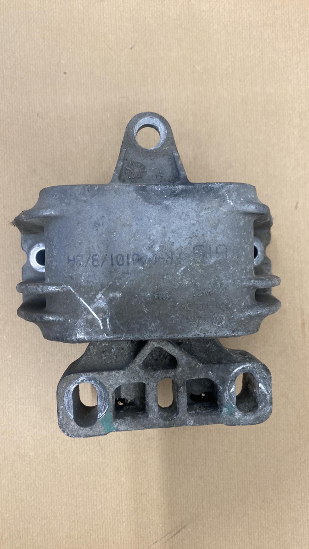 Support moteur droit VOLKSWAGEN GOLF 4 Diesel - 1