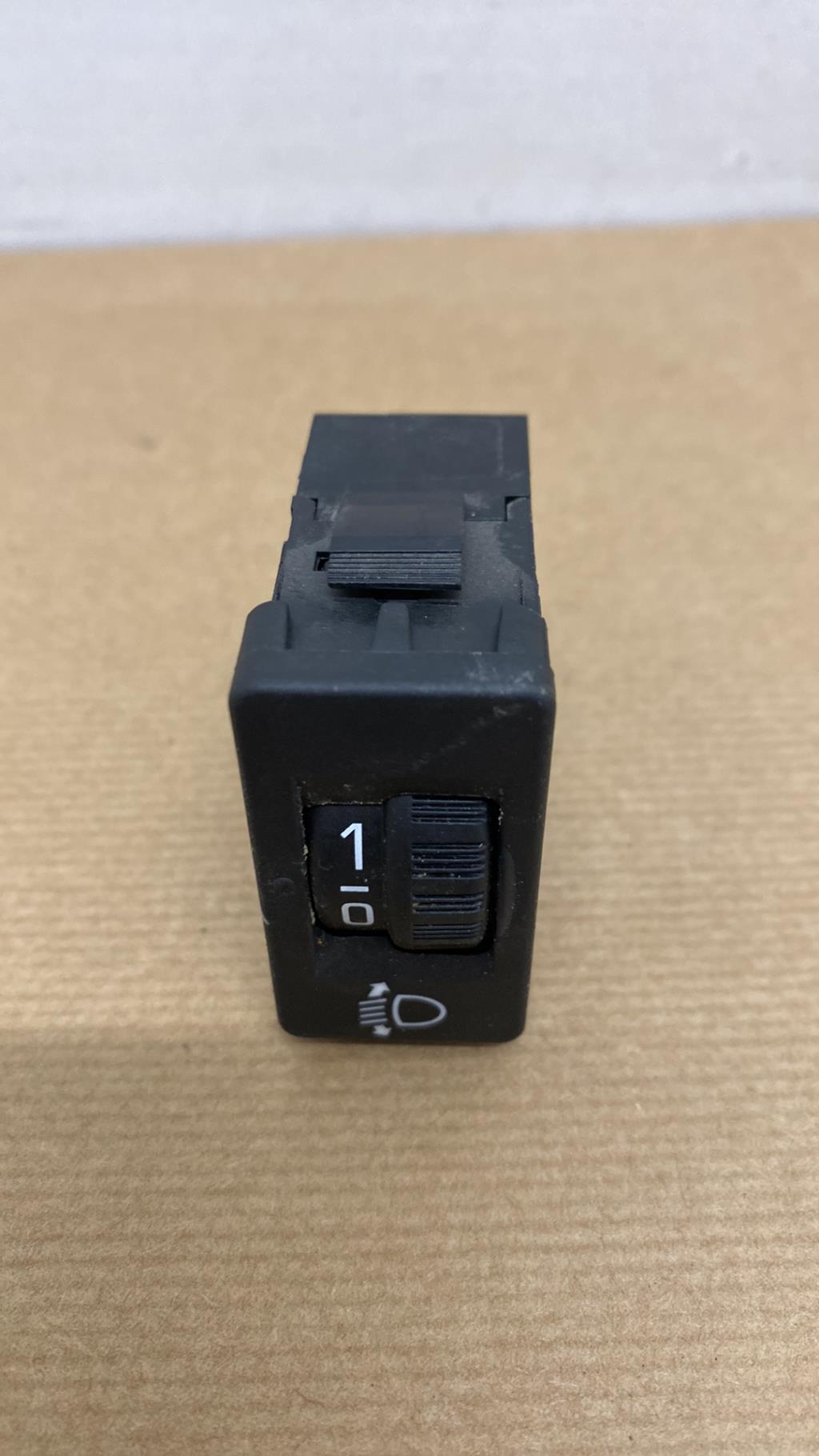 Commande de reglage hauteur de phare CITROEN C4 CACTUS Diesel - 1