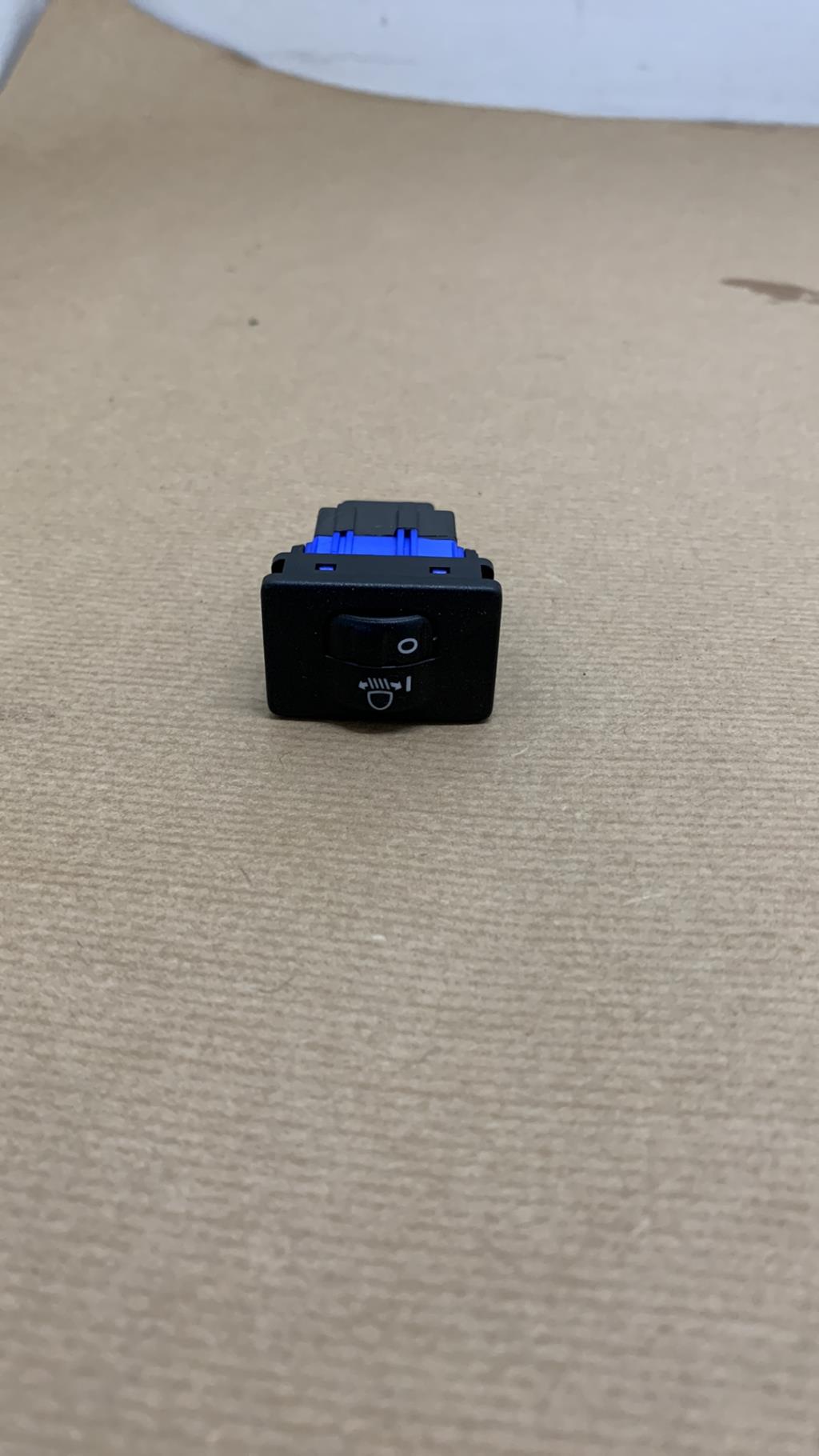 Commande de reglage hauteur de phare PEUGEOT 108 Essence - 1