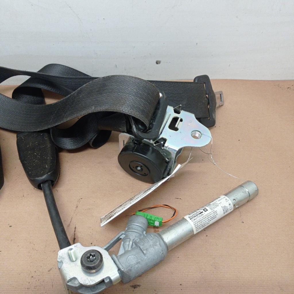 Ceinture avant gauche OPEL CORSA D PHASE 1 Diesel - 1