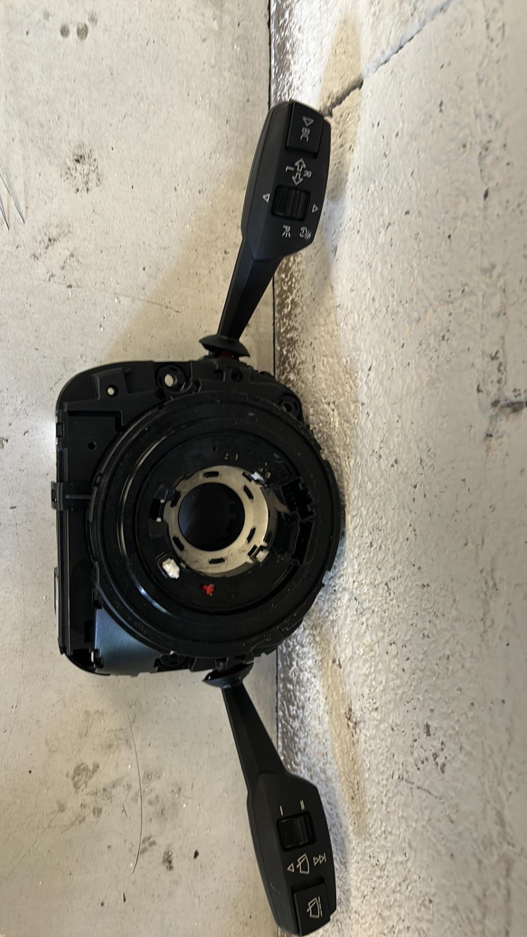 Commodo d'essuie glaces BMW SERIE 1 E88  - 1