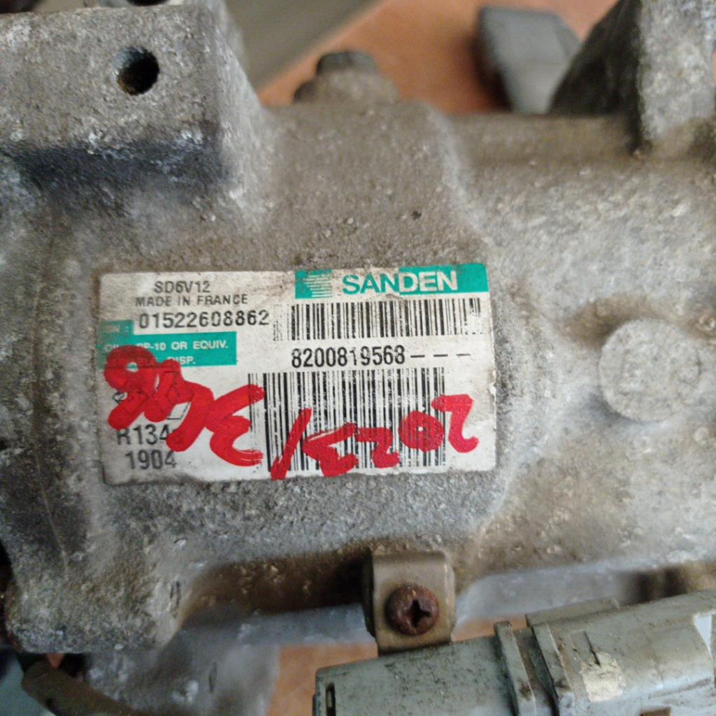 Compresseur clim FORD FIESTA 6 PHASE 1  - 1