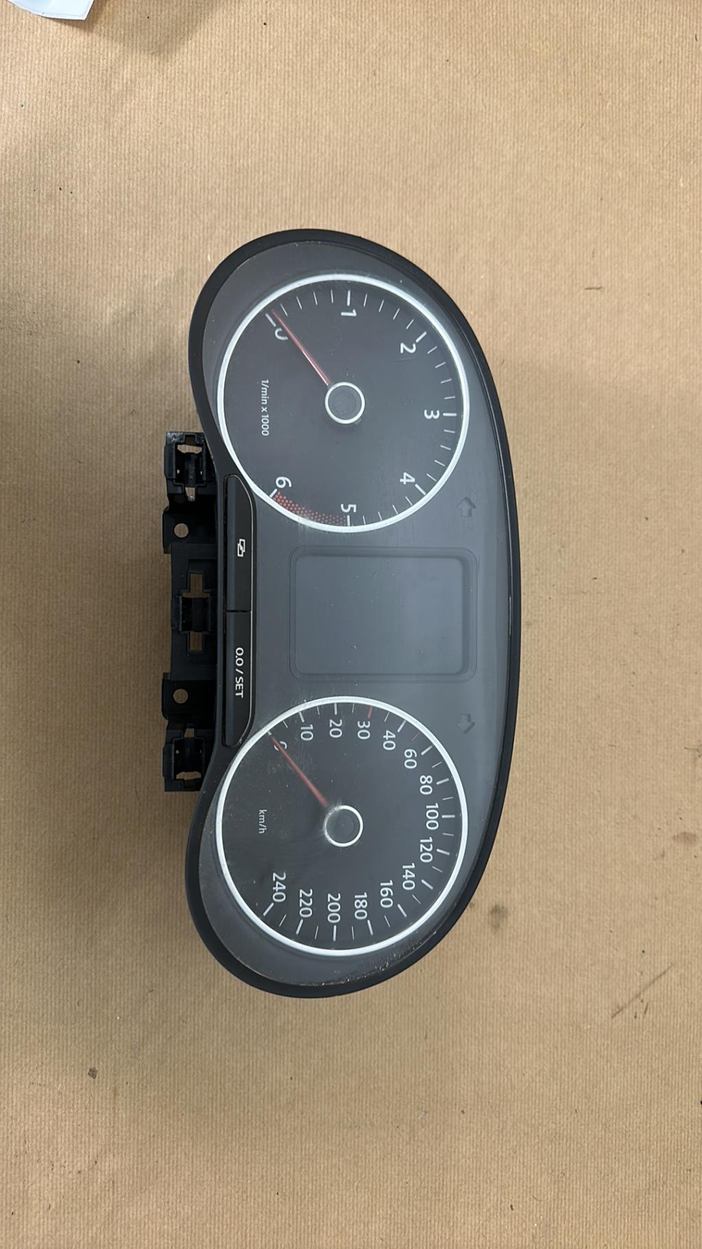 Compteur VOLKSWAGEN POLO 5  - 1