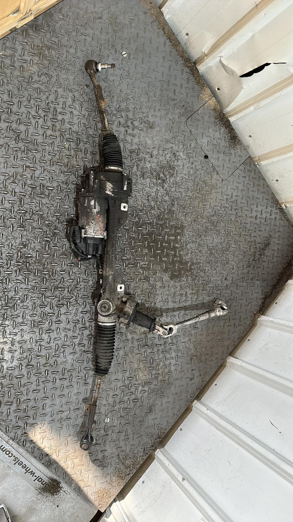 Cremaillere assistee BMW SERIE 1 E88  - 1