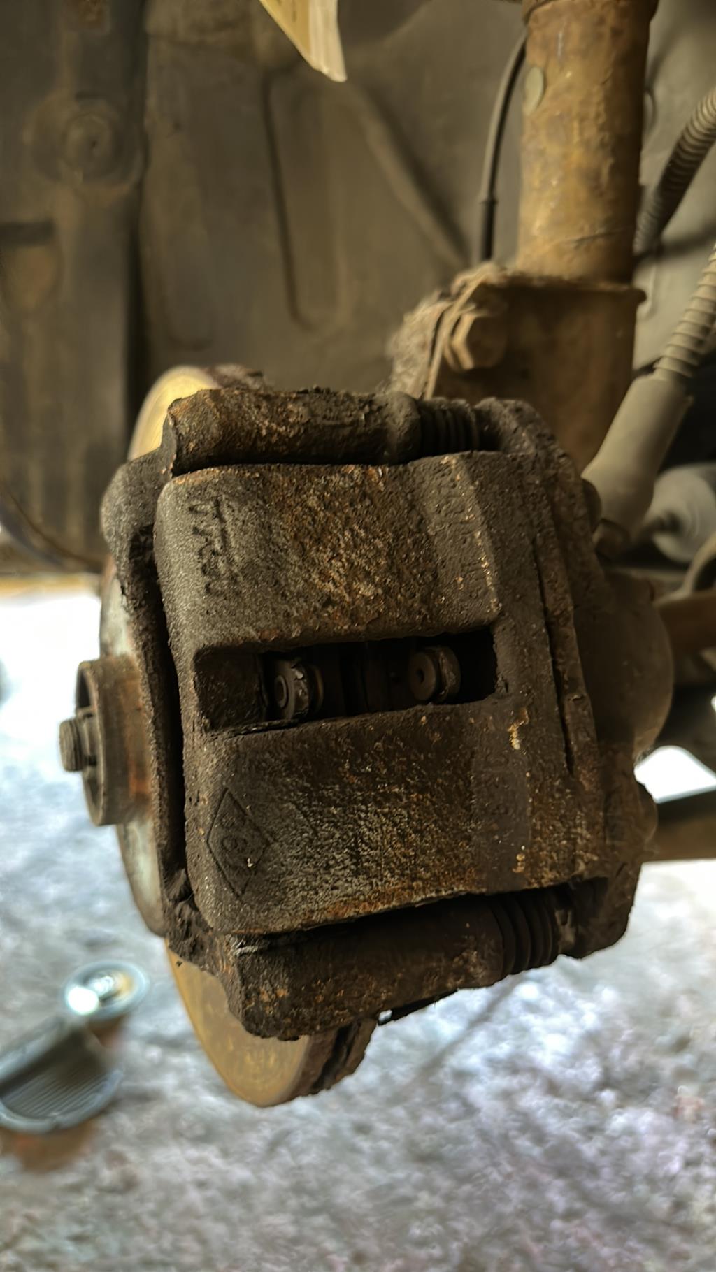Etrier avant droit (freinage) RENAULT CLIO 2 PHASE 2 Essence - 1