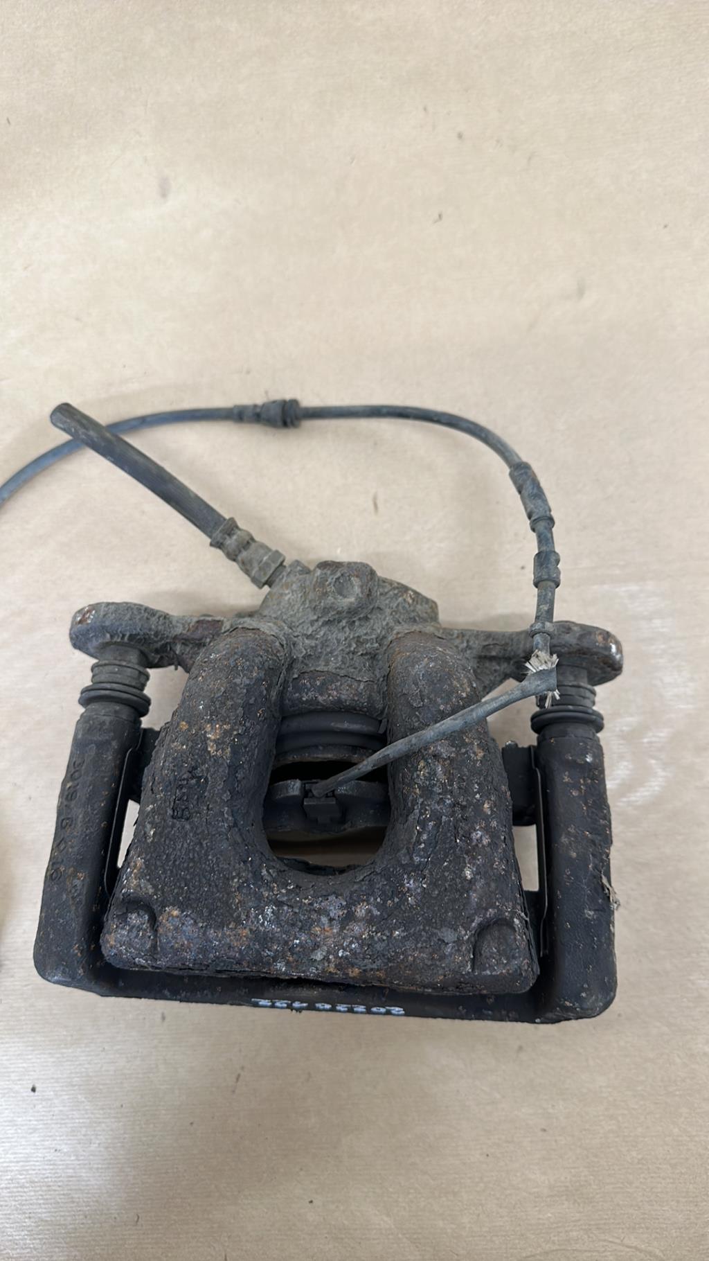 Etrier avant gauche (freinage) BMW SERIE 1 E87 PHASE 2 Diesel - 1