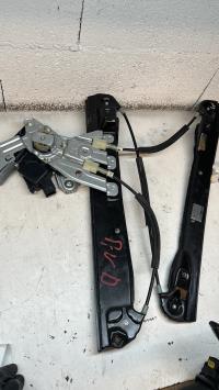 Mecanisme de leve vitre electrique avant gauche