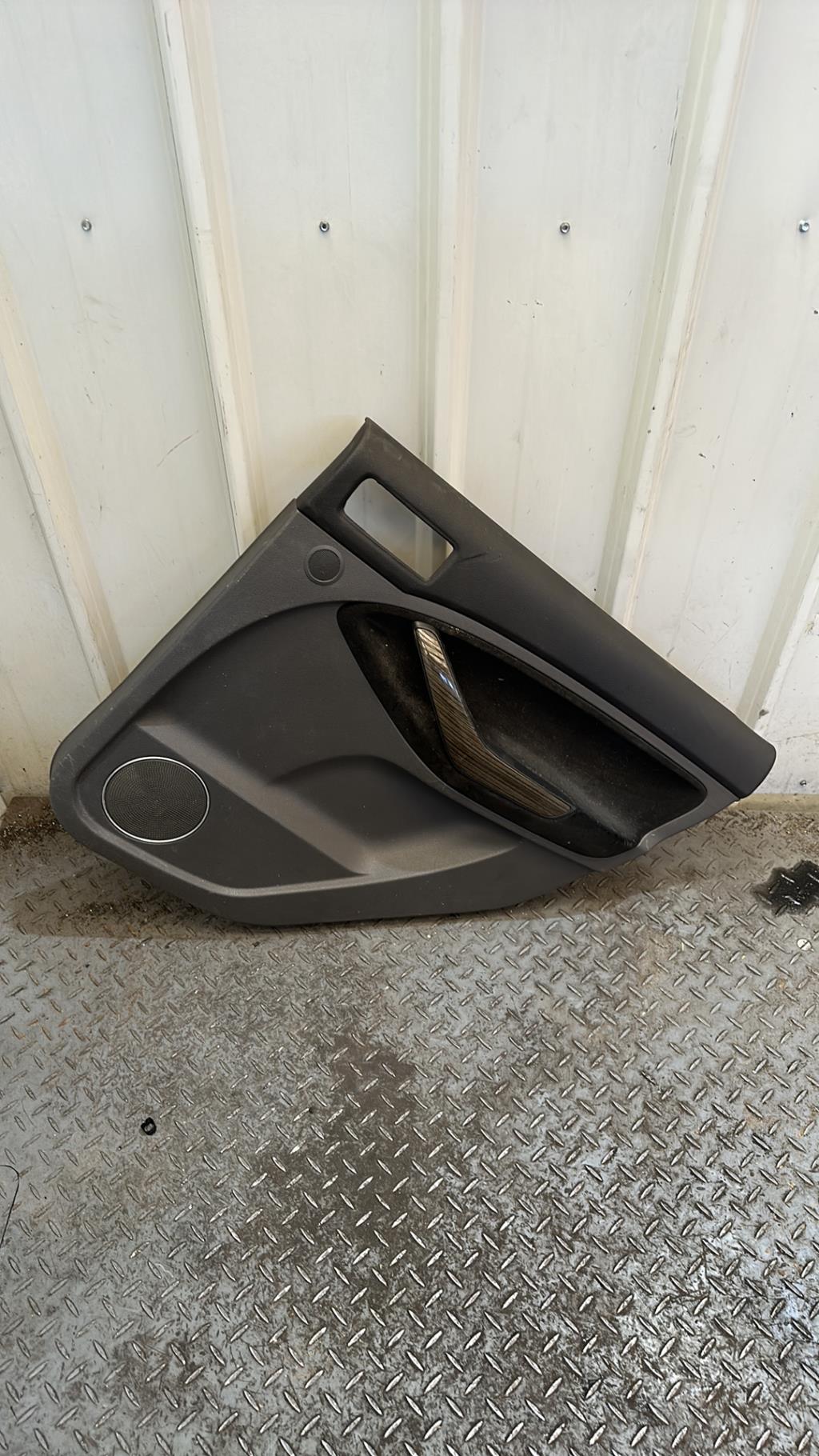 Panneau de porte arriere droit FORD C-MAX 1 PHASE 2 Diesel - 1