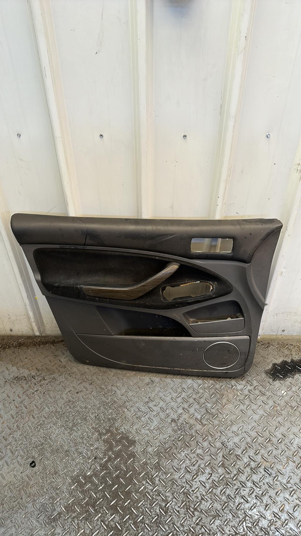 Panneau de porte avant gauche FORD C-MAX 1 PHASE 2 Diesel - 1
